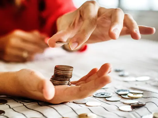 hands-counting-money.jpg