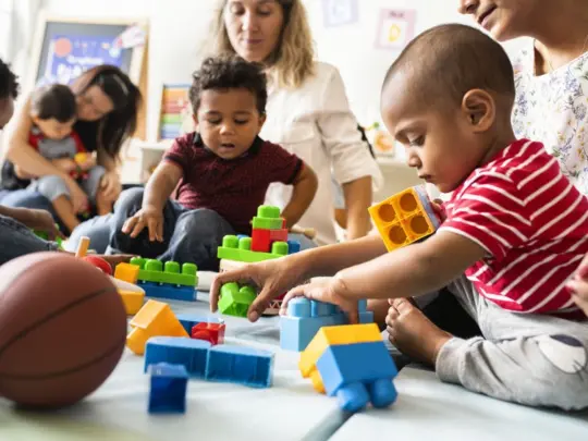 kids-playing-blocks.jpg